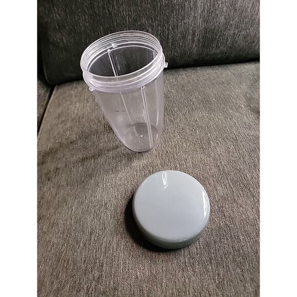 Nutribullet 32 oz Tall Cup with Stay Fresh Lid; Fits 600W, 900W Blenders - Picture 6 of 7